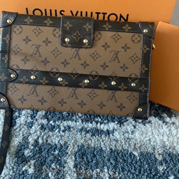 Reverse Monogram Petite Malle Louis Vuitton - Picture 3 of 6